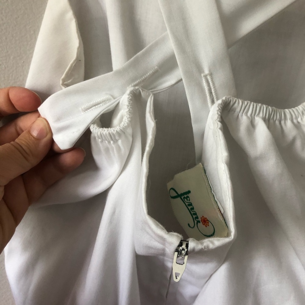 *SOLD* Vintage red white monstera print day dress - Picture 8 of 16